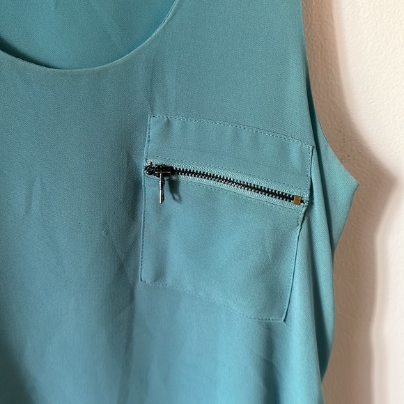 Blue chiffon tank top with functional side zippers - Picture 4 of 6